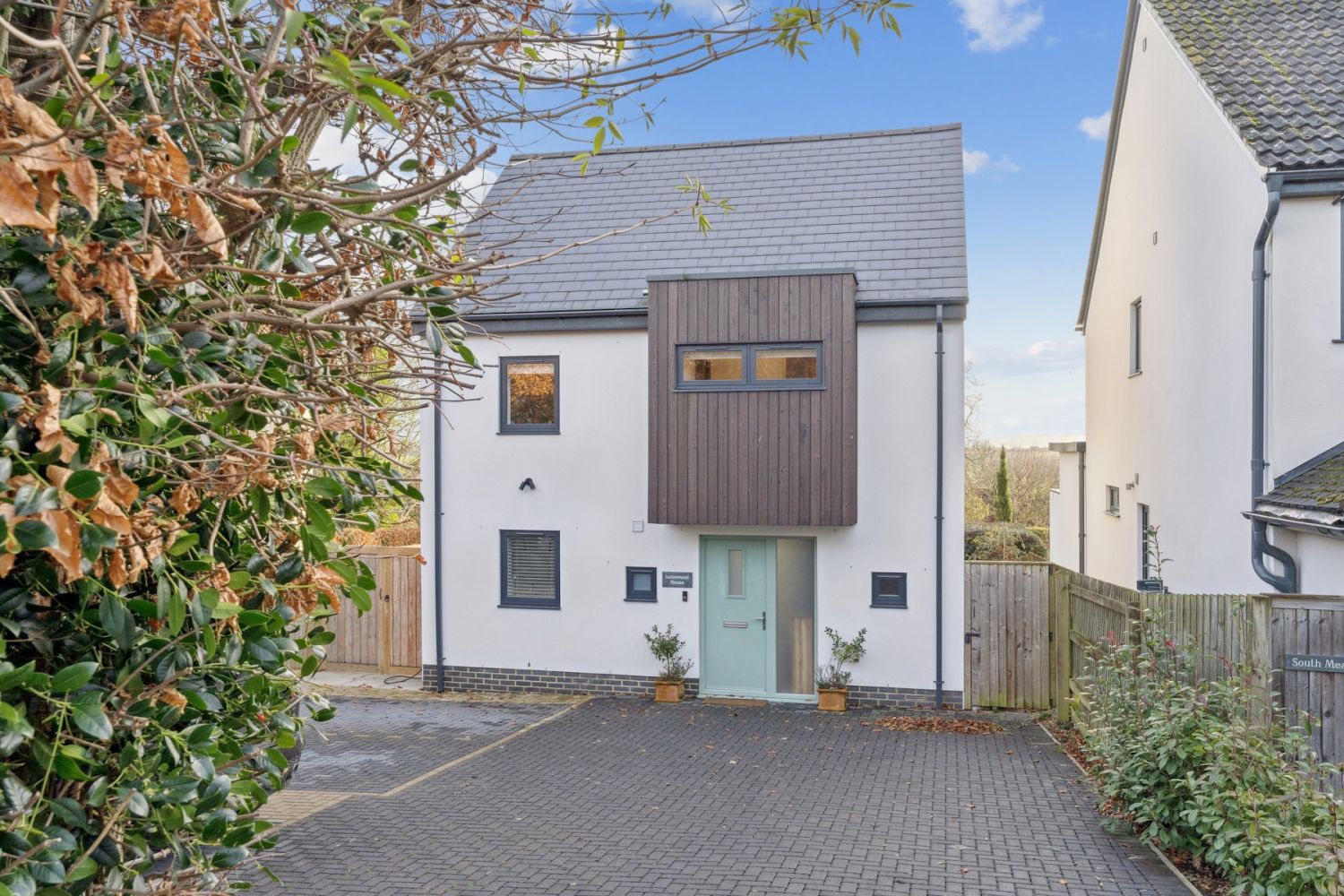 contemporary split-level dwelling, Buckinghamshire 