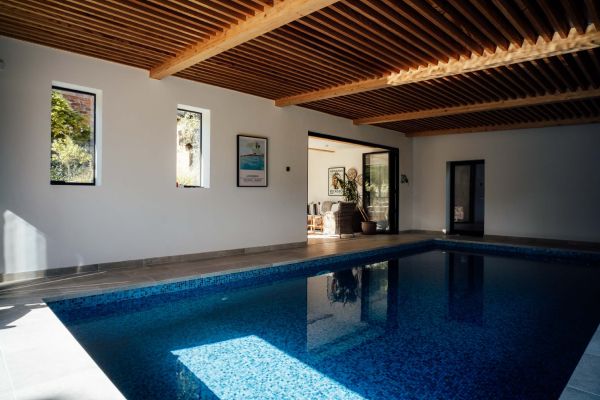 architectural photographer oxford pool extension bifold doors